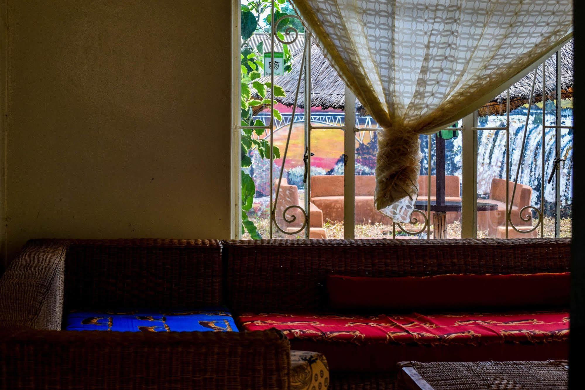 Zinga Backpackers Hotel Livingstone Ngoại thất bức ảnh